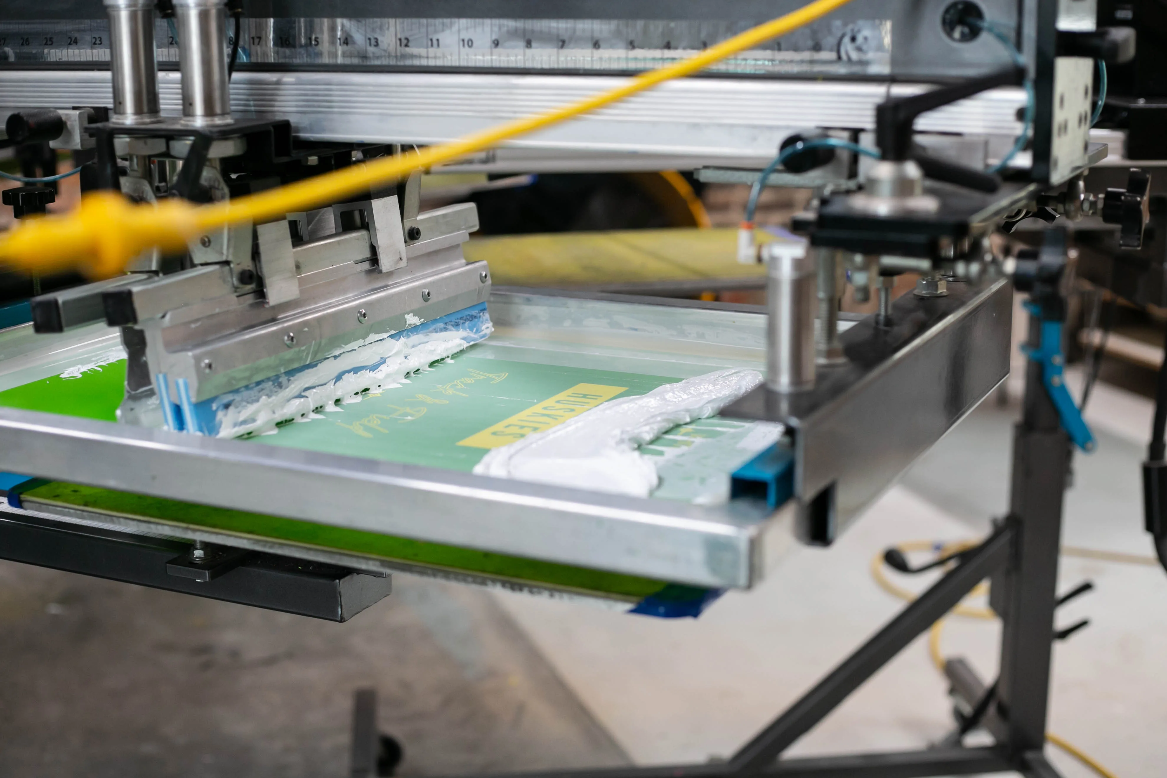 Screen printing press